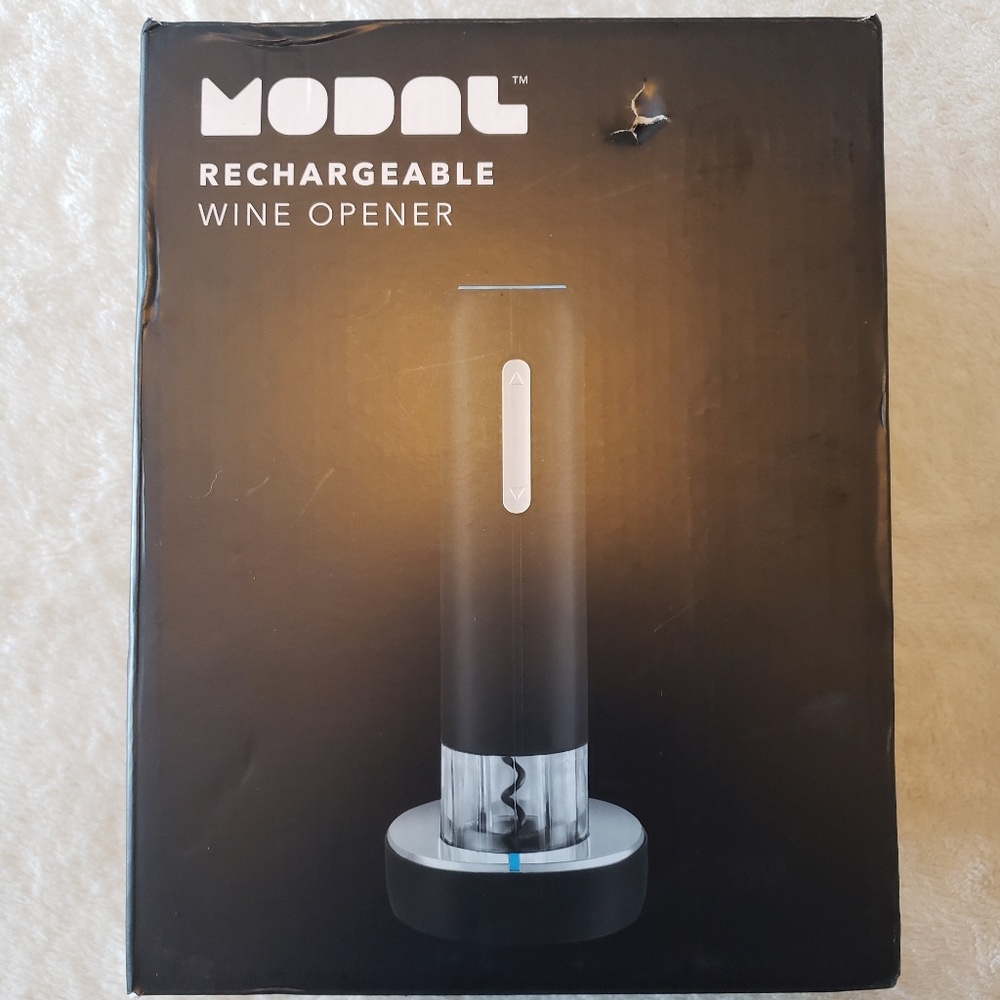 Electric wine bottle opener